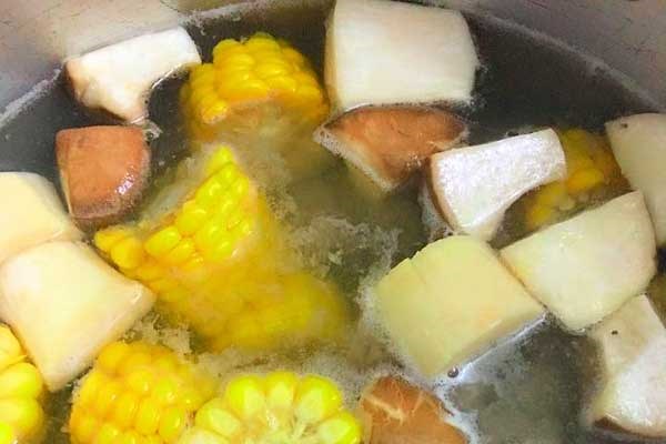 Hướng dẫn cách nấu canh sườn rau củ - Anh 3