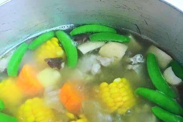 Hướng dẫn cách nấu canh sườn rau củ - Anh 4