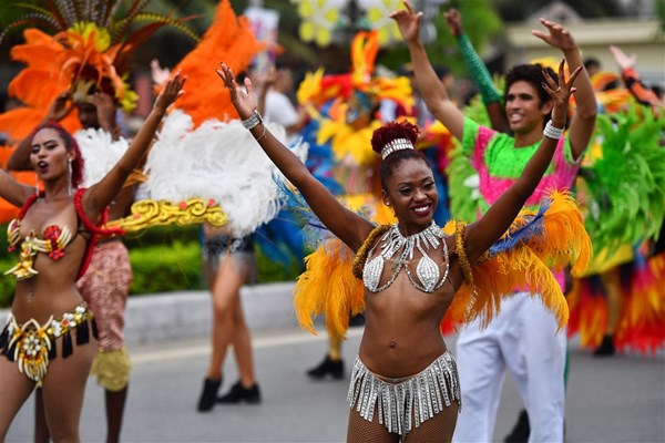Nghỉ lễ 30/4: Hạ Long sẽ diễu hành Carnaval tưng bừng bên bờ biển Bãi Cháy - Anh 2