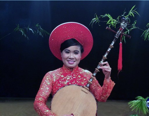 Nữ “quân tử cầm” hiếm thấy - Anh 1