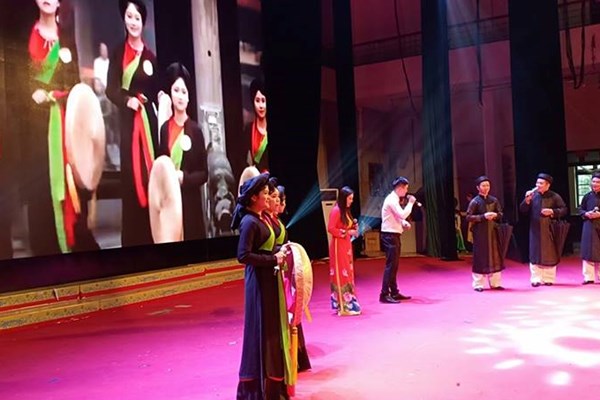 Liên hoan cán bộ thư viện tuyên truyền, giới thiệu sách kỷ niệm 65 năm chiến thắng Điện Biên Phủ - Anh 2