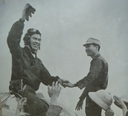 Người Anh hùng phi công được đứng trực bên linh cữu Bác Hồ - Anh 2