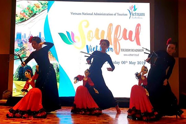 Không nơi nào đẹp như vịnh Hạ Long, nhưng… - Anh 1