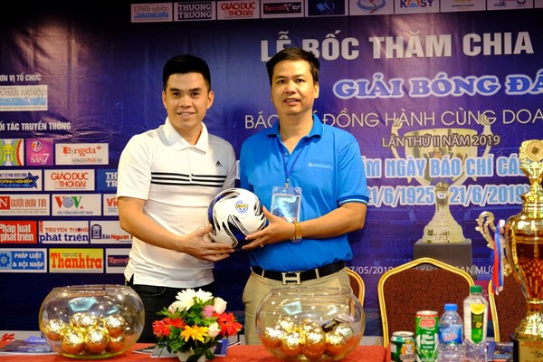 14 đội bóng tranh Cúp 