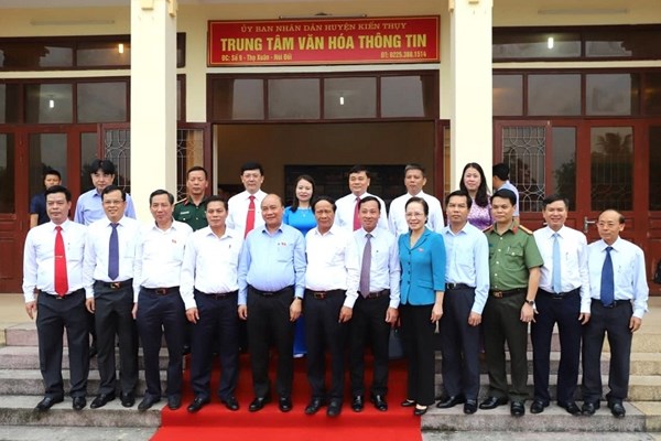 Thủ tướng: Kinh tế đất nước bình ổn, chỉ số lạm phát kiểm soát dưới 4% - Anh 1