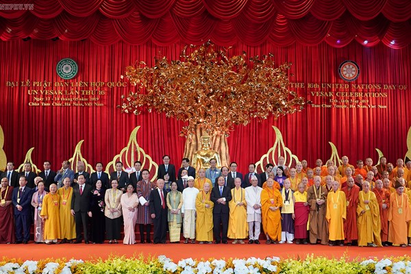 Thủ tướng: Đại lễ Vesak đã vượt trên một lễ hội văn hóa tôn giáo thông thường - Anh 4