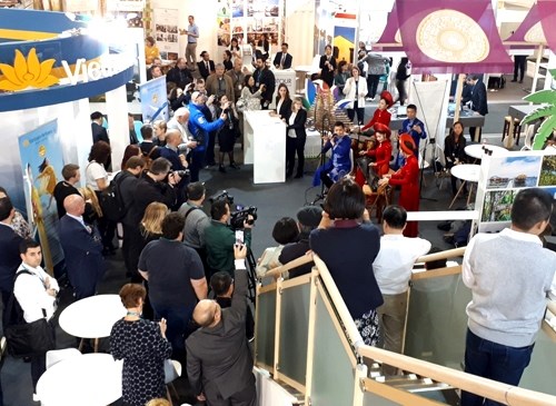 Huy động mọi nguồn lực cho phát triển du lịch - Anh 1