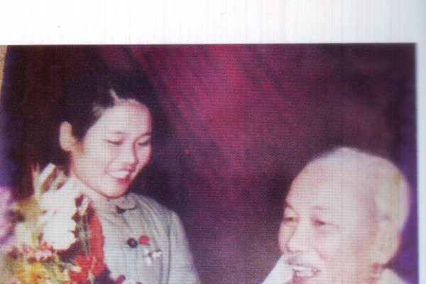 Chuyện về một bức ảnh lịch sử - Anh 1