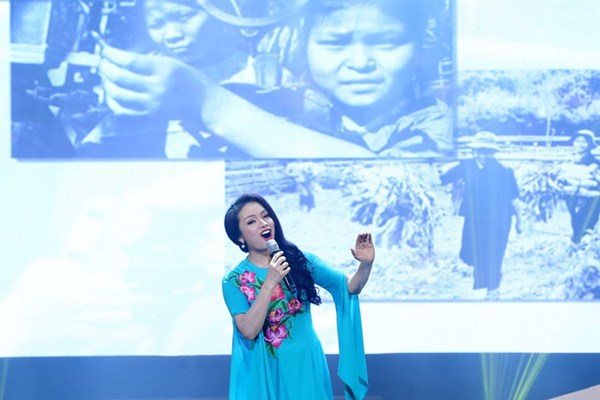 Chương trình nghệ thuật “Quà tháng Năm dâng Người”: Cất tiếng hát từ nguồn cảm hứng bất tận - Anh 2