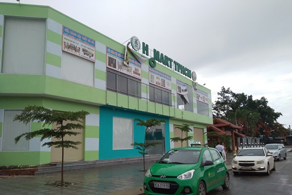 Viết tiếp bài “Phù phép” đất công viên thành nơi kinh doanh thương mại”: UBND huyện Đăk Hà cho thuê có trái luật? - Anh 1