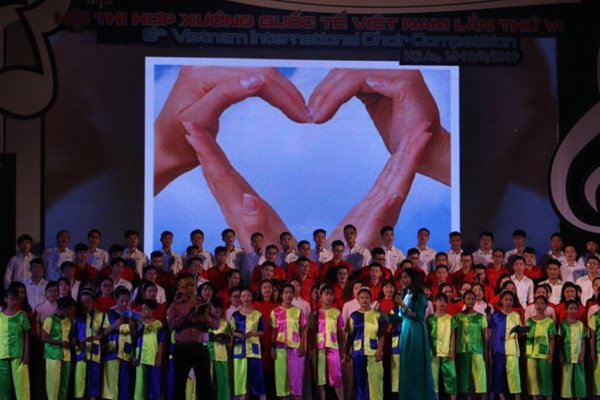 “Hòa nhịp con tim” cùng âm nhạc - Anh 1