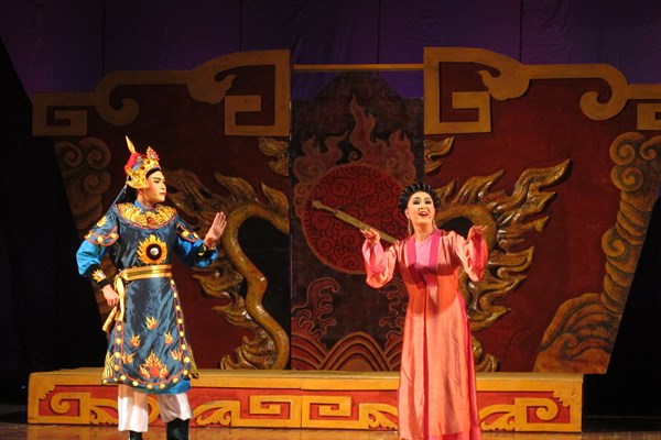 Những câu hỏi day dứt từ Liên hoan... - Anh 2