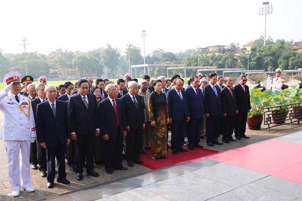 Lãnh đạo Đảng, Nhà nước viếng Chủ tịch Hồ Chí Minh - Anh 1