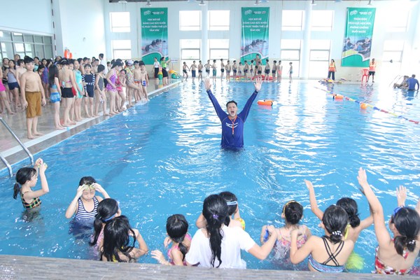 Lễ phát động toàn dân tập luyện môn bơi, phòng chống đuối nước: Nỗ lực giảm tỉ lệ tử vong do đuối nước - Anh 2