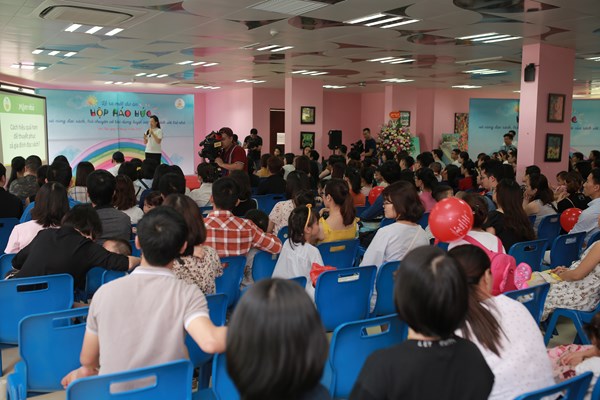 MC Minh Trang ra mắt dự án bồi đắp tình yêu sách - Anh 3