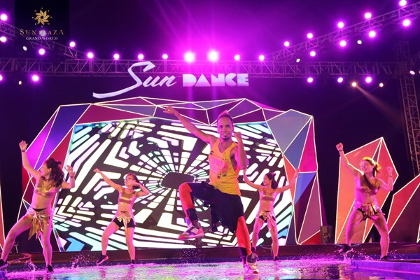Bích Phương và bikini show “bỏ bùa” khán giả Hạ Long tại Sun Dance Festival - Anh 5