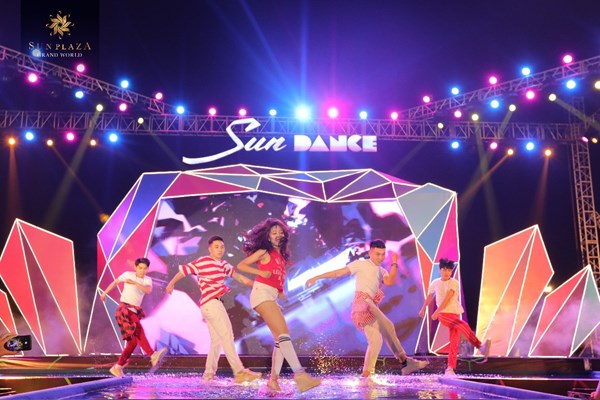 Bích Phương và bikini show “bỏ bùa” khán giả Hạ Long tại Sun Dance Festival - Anh 6