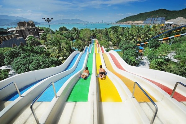 “Đại chiến thế giới nước” tại Vinpearl Land khuấy đảo mùa du lịch hè - Anh 10