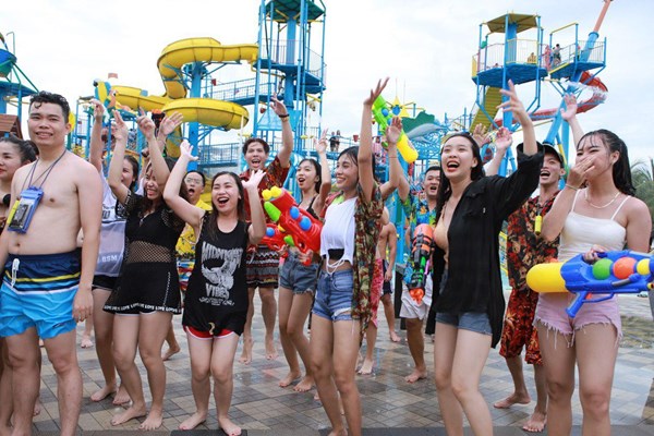 “Đại chiến thế giới nước” tại Vinpearl Land khuấy đảo mùa du lịch hè - Anh 8