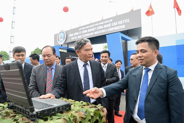 Viettel ra mắt Tổng Công ty Công nghiệp Công nghệ cao - Anh 2