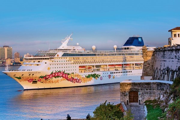 Cuba “đánh cược” vào du lịch - Anh 1