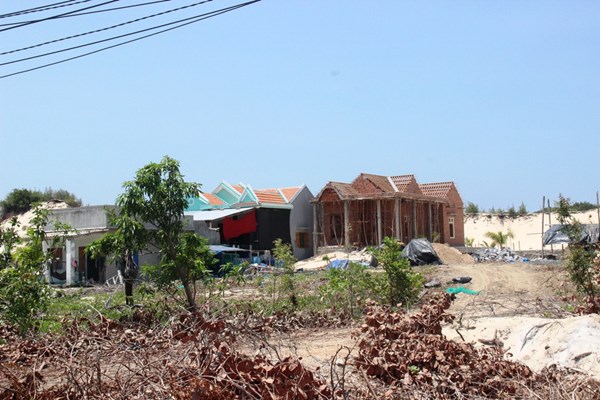 Khánh Hòa: Lấn chiếm hành lang ATGT làm nhà trái phép - Anh 2