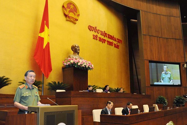 Tạo thuận lợi hơn cho công dân trong hoạt động xuất nhập cảnh - Anh 1