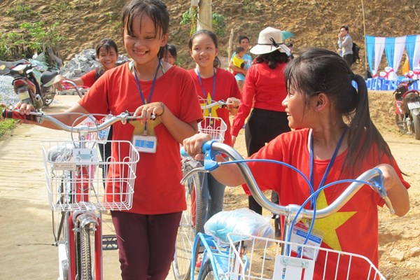 “Bản không chồng” đã thành Làng Văn hóa - Anh 2