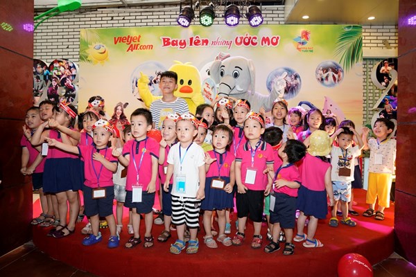 1-6, Bay lên những ước mơ trẻ thơ - Anh 5