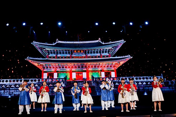Liên hoan Thiếu nhi Quốc tế 2019:  Cuộc chơi đầy cảm xúc của công nghệ và ánh sáng tại Vinpearl Nam Hội An - Anh 11