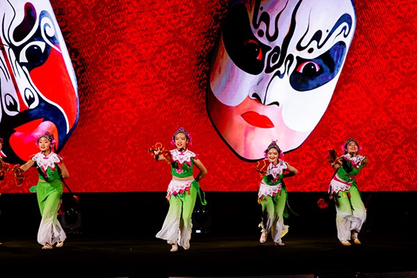 Liên hoan Thiếu nhi Quốc tế 2019:  Cuộc chơi đầy cảm xúc của công nghệ và ánh sáng tại Vinpearl Nam Hội An - Anh 6