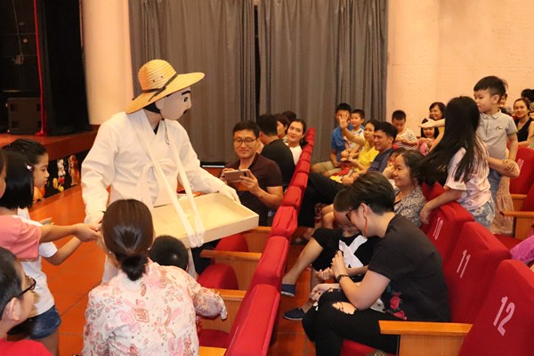 Múa rối của Hàn Quốc sôi động trên sân khấu Việt - Anh 1