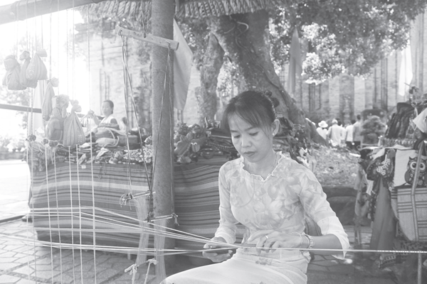 Giữ bản sắc làng nghề truyền thống gắn với phát triển du lịch - Anh 2