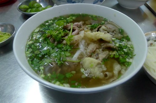 Quán phở chuẩn vị Bắc hơn 60 năm vẫn không thay đổi ở Sài Gòn - Anh 1