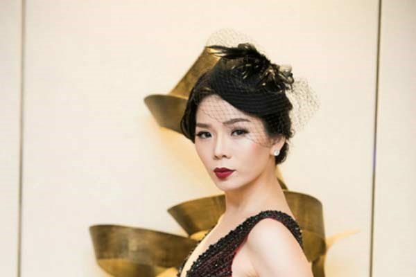 Mặc sai dress code, nghệ sĩ thích chơi trội hay có lý do đặc biệt? - Anh 4