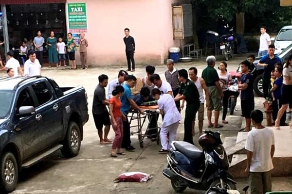 Kiểm tra đối tượng nghi buôn ma tuý, 3 chiến sĩ biên phòng bị bắn - Anh 1
