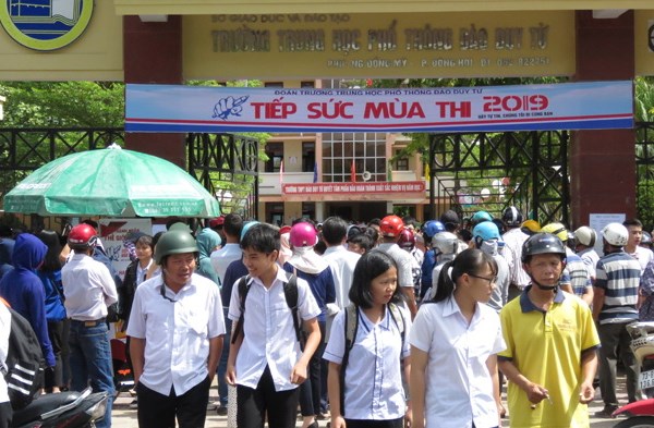 Thí sinh thi vào lớp 10 ở Quảng Bình phải thi lại môn văn: Chuyện thật như đùa, và ai chịu trách nhiệm? - Anh 1