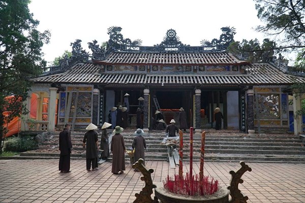 Trùng tu chánh điện chùa Từ Hiếu ( TT- Huế):  Sở Xây dựng cho “làm mới”? - Anh 1