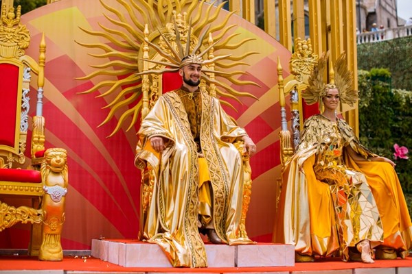 Vũ hội Ánh Dương- ấn tượng trong từng bộ trang phục cầu kỳ - Anh 4