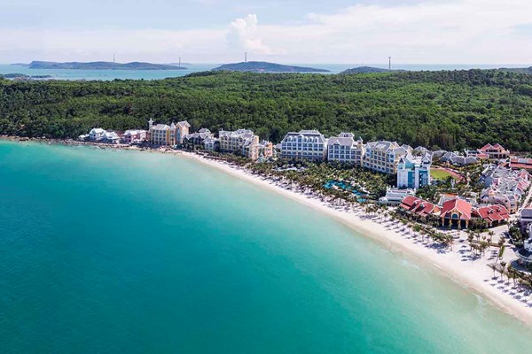 “Nghỉ dưỡng sang, nhận quà xịn”, du khách chọn JW Marriott Phu Quoc Emerald Bay vì lý do này đây - Anh 1
