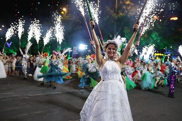 Carnival đường phố DIFF 2019 tiếp tục khuấy động không gian phố đêm Đà Nẵng - Anh 1