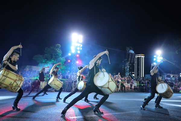 Carnival đường phố DIFF 2019 tiếp tục khuấy động không gian phố đêm Đà Nẵng - Anh 7