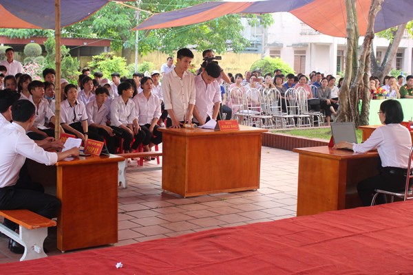 Tuyên truyền phổ biến, giáo dục pháp luật trong thanh , thiếu niên: Hiểu biết để bảo vệ chính mình - Anh 1