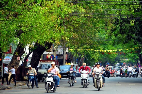 Thời tiết ngày 16.6: Bắc Bộ, Trung Bộ ngày nắng nóng, đêm có mưa rào và dông - Anh 1