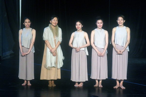 Diễn Truyện Kiều bằng... ngôn ngữ cơ thể - Anh 2