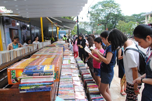 Sẽ “khai tử” đường sách duy nhất ở TP Huế - Anh 1