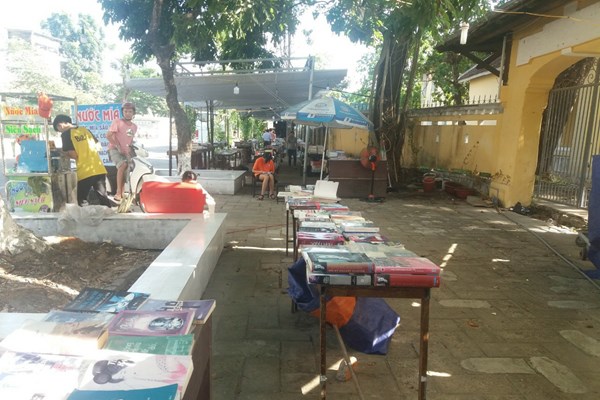 Sẽ “khai tử” đường sách duy nhất ở TP Huế - Anh 2