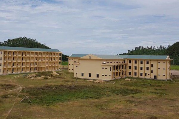 Trường trăm tỉ, xây để đấy - Anh 1