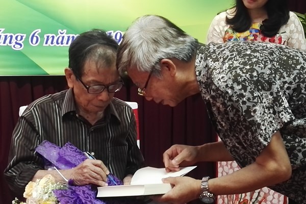 Tiểu thuyết “Bất khuất” – bản hùng ca về người thợ mỏ - Anh 2