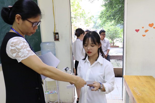 Ngày đầu thi THPT 2019 - Anh 1